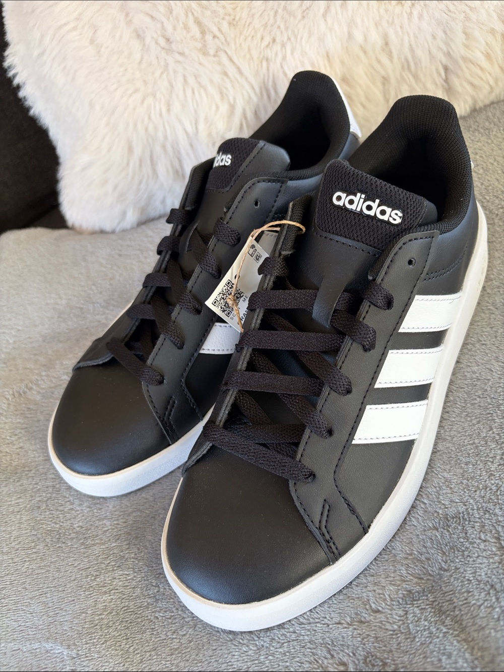 Grand Court 3.0 adidas Black and White Women's Low-Top Sneakers